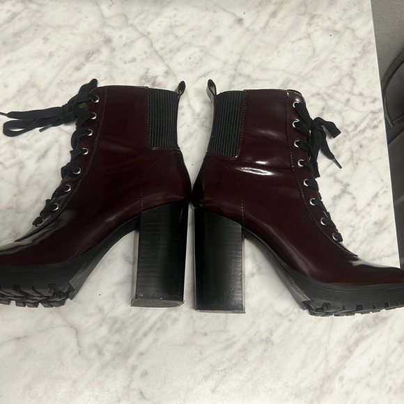 Steve Madden Latch boots size 9 Women's Burgundy in Color Lace Up Combat chunky - Picture 3 of 8